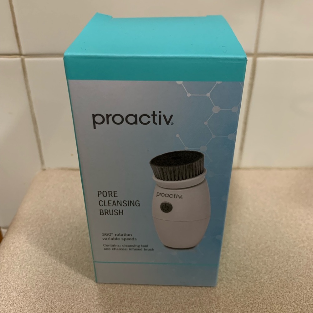 *Brand New* Proactiv Pore Cleansing Brush